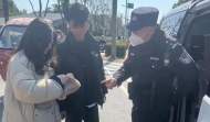 女子丟包渾然不知 合肥民警多方查找后完璧歸趙