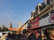裕安區城南鎮：規范戶外廣告 煥發市場新“容顏”