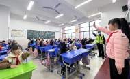 壽縣公安交警開展交通安全進校園   預(yù)熱“全國中小學(xué)生安全教育日”