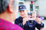 六安：上门理发暖民心