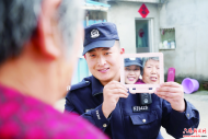 六安：上門理發暖民心