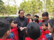 ?阜陽師范大學馬克思主義學院黨員奉獻日學雷鋒系列活動走進臨泉廟岔 
