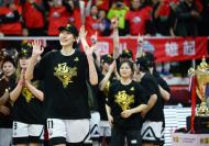 WCBA总决赛：四川收获队史首冠 韩旭荣膺总决赛最有价值球员