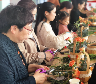 肥西柏堰科技園：鮮花旗袍展風姿 巾幗花式迎“三八”