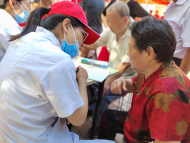 為社區(qū)“五老”居民的健康保駕護航——“醫(yī)路同行”志愿服務項目