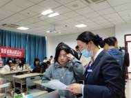 工行安慶人民路支行開展金融知識宣傳進校園活動