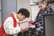 安徽淮南：踐行雷鋒精神 關愛空巢老人
