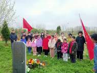 肥東縣白龍鎮(zhèn)關(guān)工委組織開展清明祭掃烈士墓活動(dòng)