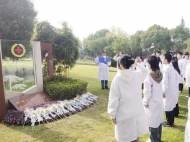 安徽一高校醫學生們清明緬懷“無語良師” 