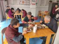 宜秀區(qū)大龍山鎮(zhèn)總鋪社區(qū)：老年食堂打造老年人的美好“食光”