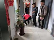 望城街道南屏苑社區：聯合執法進小區，厘清樓道不文明
