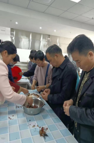 “十全社區(qū)”暖民心 ——“新徽菜·名徽廚”技能培訓(xùn)走進(jìn)雪華鄉(xiāng)宏業(yè)村街道沈圩社區(qū)