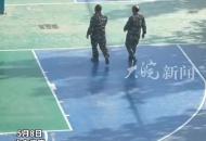 倆大叔高校籃球場唯美共舞，網友：熱愛生活的樣子真美好
