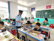 “典亮未來 童心相伴”馬頭治超站黨支部開展送法進校園主題黨日活動