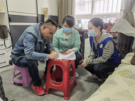 雪華鄉(xiāng)（宏業(yè)村街道）第一社區(qū)：開啟上門年審  “為民服務(wù)”譜新篇