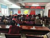 向陽社區(qū)開展“關(guān)愛老人 幸福社區(qū)”觀影活動(dòng)