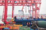 阜淮铁路全线首片预制箱梁开始浇筑