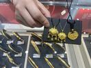 黄金价格高位回落  专家建议投资需谨慎