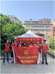 蚌埠市心連心志愿者協會：母親節，巾幗志愿者義診義剪進社區