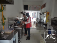 雪華鄉（宏業村街道）第二社區：迎“五一”安全巡查 創建平安社區   