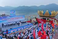 第六屆中國?花亭湖國際公開水域游泳賽開幕   國內外共2357名運動員參加