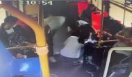 女乘客車廂內突然昏倒  蚌埠一公交車駕乘人員熱心救助