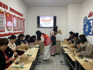 黃莊街道和平社區新時代文明實踐站舉辦“感恩母親節 愛心送溫暖”母親節主題活動