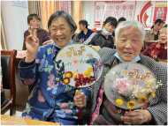 肥東經開區陳大郢社區：“共制手工團扇”母親節主題節日活動
