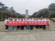 鳳二小黨支部和延安里小學(xué)黨支部聯(lián)合開展主題黨日活動