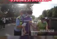 考生腿腳受傷行動不便 交警送他進考場