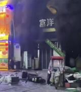银川烧烤店爆炸后续｜现场搜救出38人 送往医院抢救