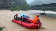 湖南湘西多地遇特大暴雨  山體滑坡致一棟房屋被埋 