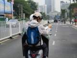 直击高考首日|合肥二中考点外，他们都在看书复习
