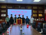 八旬老人騎車時被困  四少年相助獲褒獎