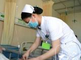 安徽“孝心女孩”孩子早产出生时仅1.6斤 目前仍在医院保温箱里