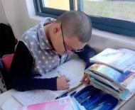 與病魔斗爭9年，僅2根手指能寫字的男孩高考632分