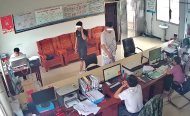 女子疑因投訴物業被陌生男子追到老家“問候” 致81歲奶奶受驚嚇住院