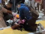 女乘客候车时昏倒 医学院大四学生紧急施救后悄然离开