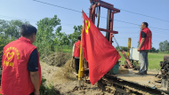 壽縣隱賢鎮(zhèn)：黨旗高高飄揚在抗旱一線
