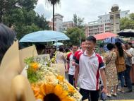 張彎：那年，我是送考家長