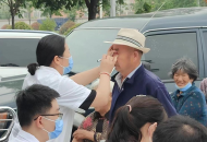 淮南市田集街道華清苑社區開展全國愛眼日義診活動