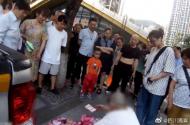 老人街頭散錢66萬無人要 重慶萬州發生暖心一幕