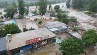村民稱河北易縣紫荊關鎮教場村500多人被洪水圍困 當地防洪辦：正在組織村民往高處轉移