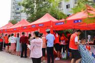 青陽縣蓉城鎮：周末集市進社區 便民服務“零距離”