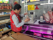 望城街道東苑社區開展夏季食品安全宣傳檢查