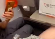 女子高鐵上被男子偷拍大腿1分鐘并發微信群 警方回應