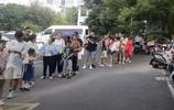 黄山市中心城区暑期办身份证扎堆，市民呼吁“加速”