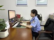 初心如磐，她是合肥南站內(nèi)盛開的玫瑰