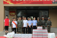 懷遠(yuǎn)縣司法局組織普法志愿者赴武警懷遠(yuǎn)中隊(duì)開(kāi)展“送法進(jìn)軍營(yíng)”法治擁軍活動(dòng)