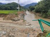 潛山：暴雨襲擊風景村  黨員群眾合力救災